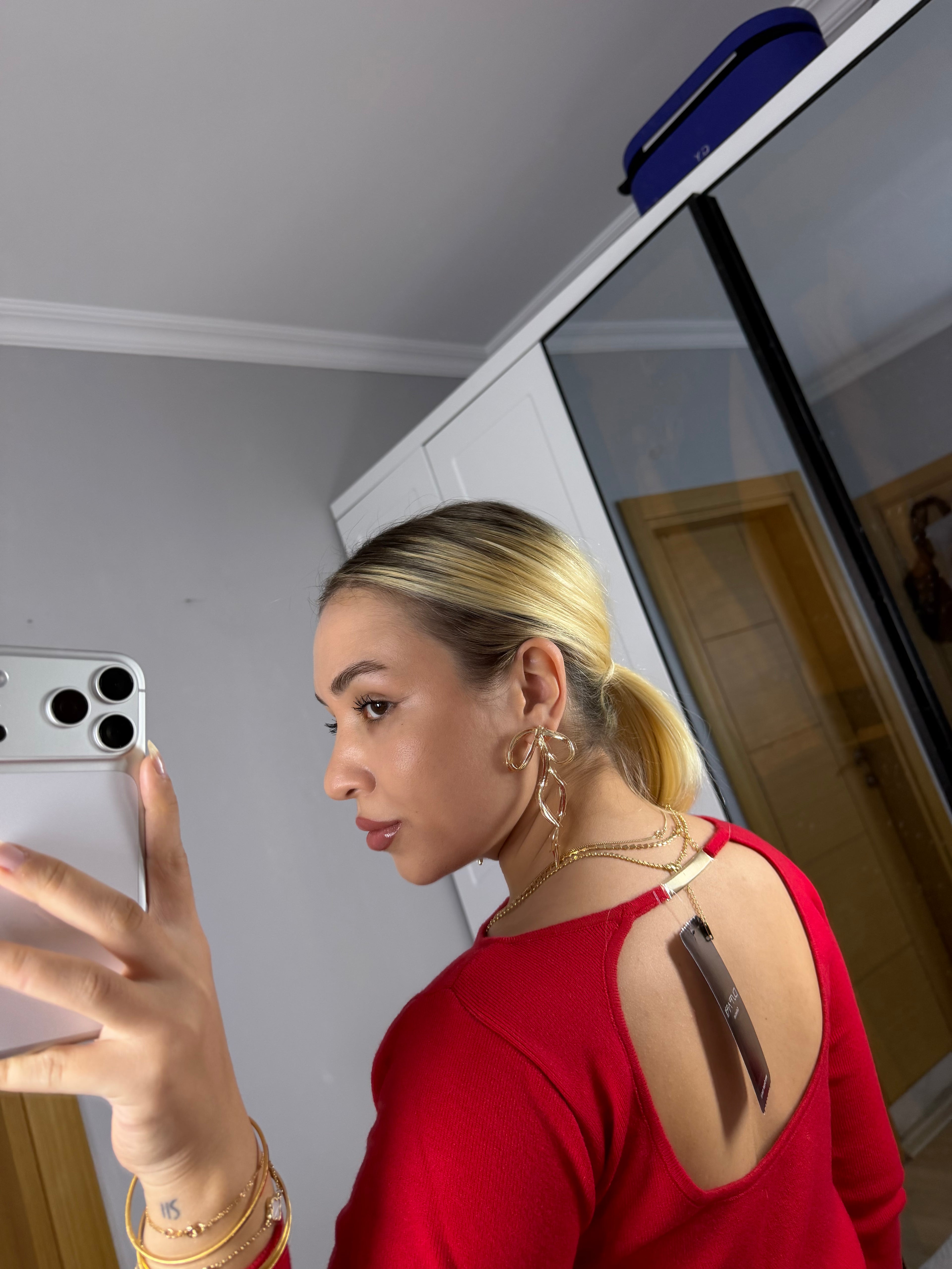 Vücuda Oturan Sırt Detaylı Mini Elbise – Kırmızı