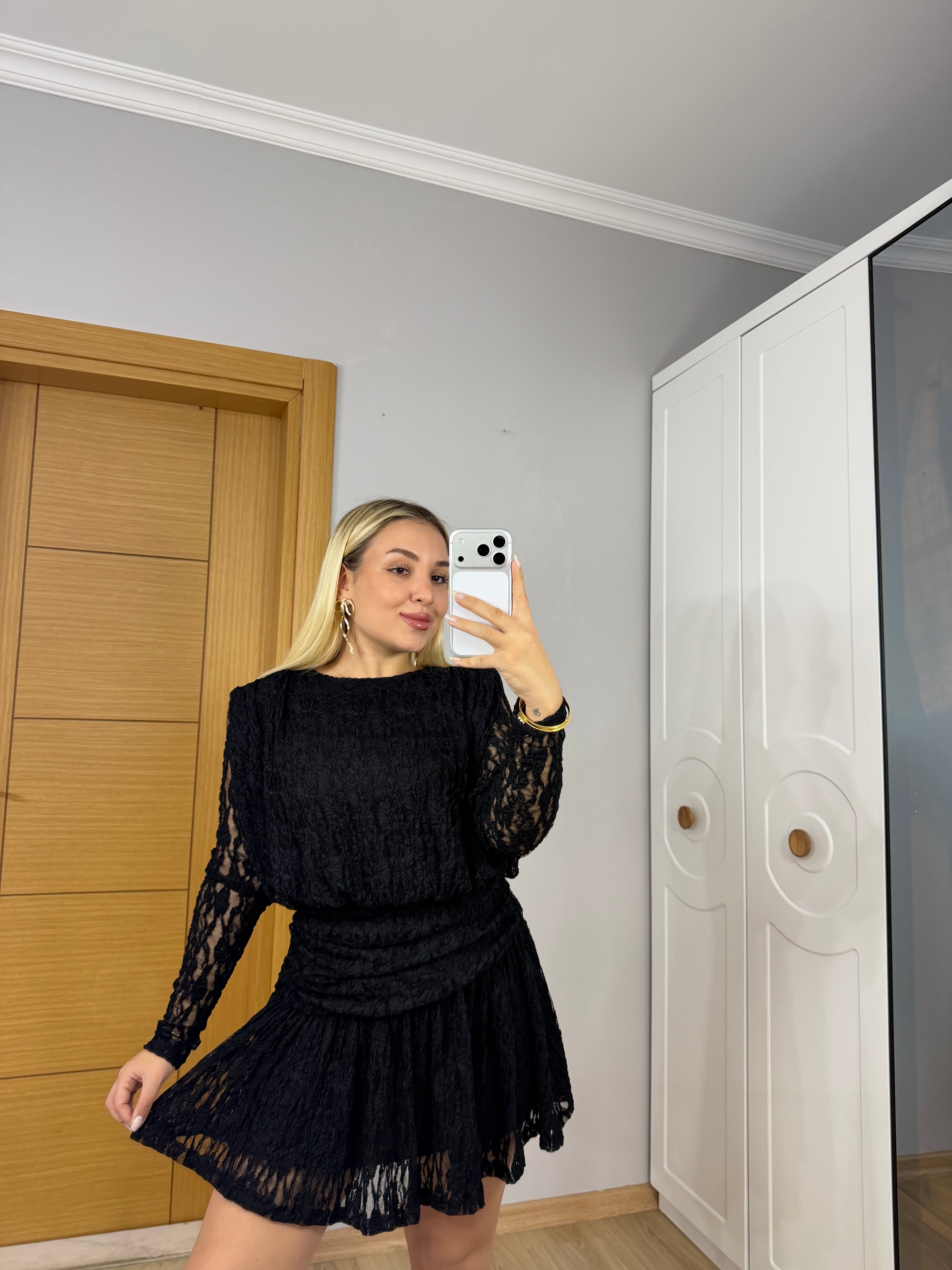 Zarif Dantelli, Bel Detaylı Elbise – Siyah