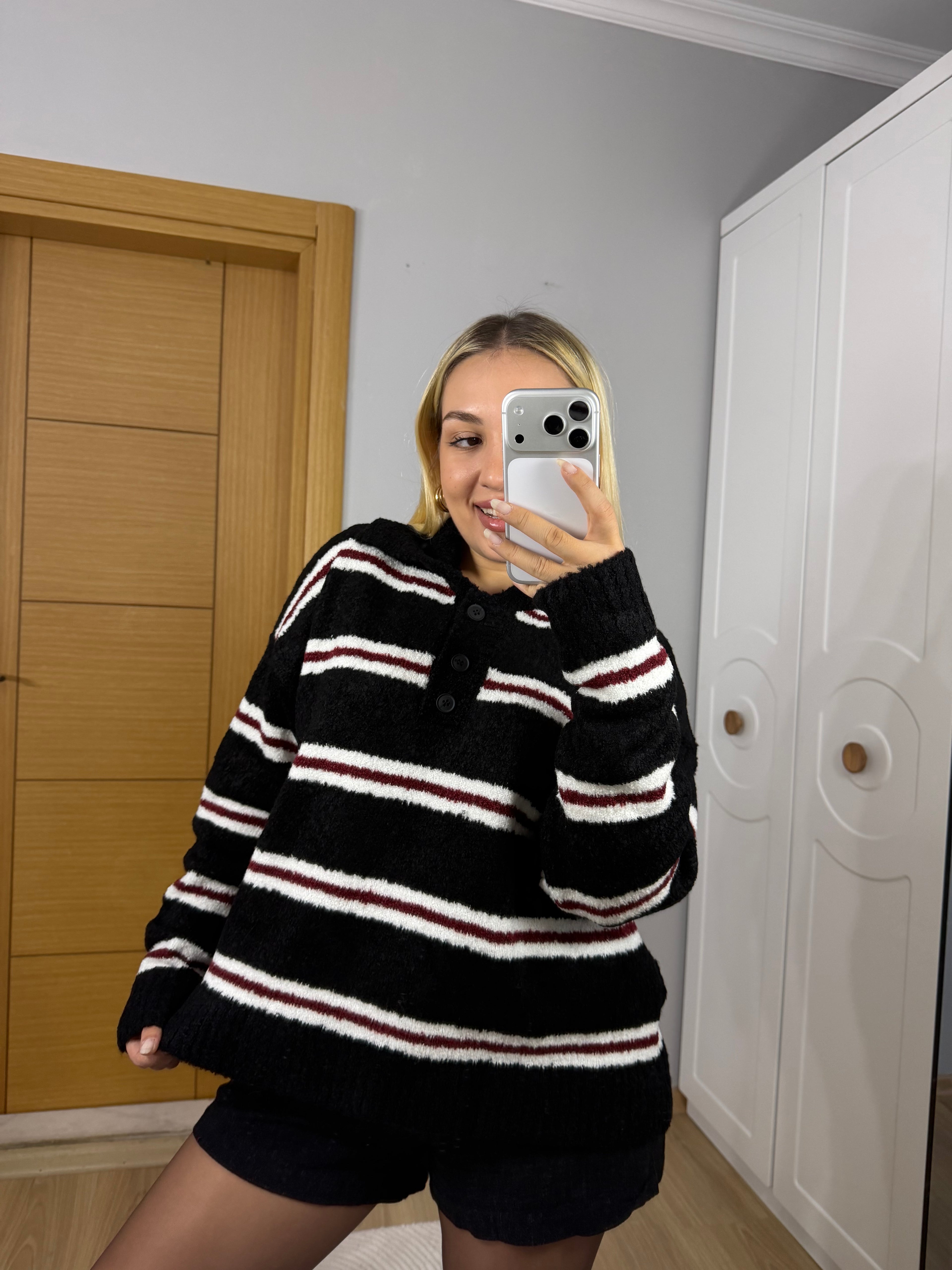 Retro Çizgili Yumuşacık Oversize Triko Kazak- Siyah