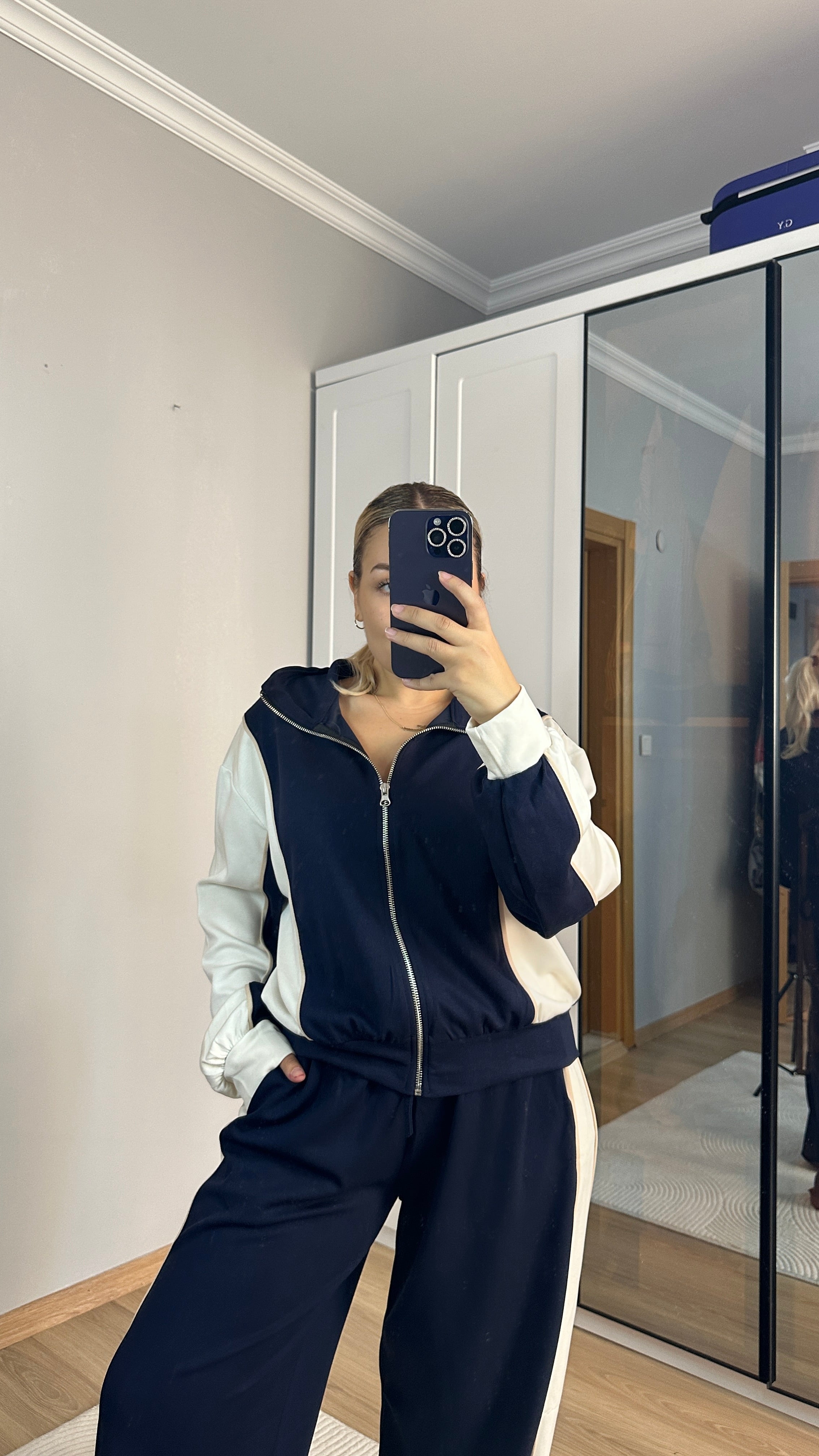 Lacivert beyaz şeritli soft touch kumaş takım