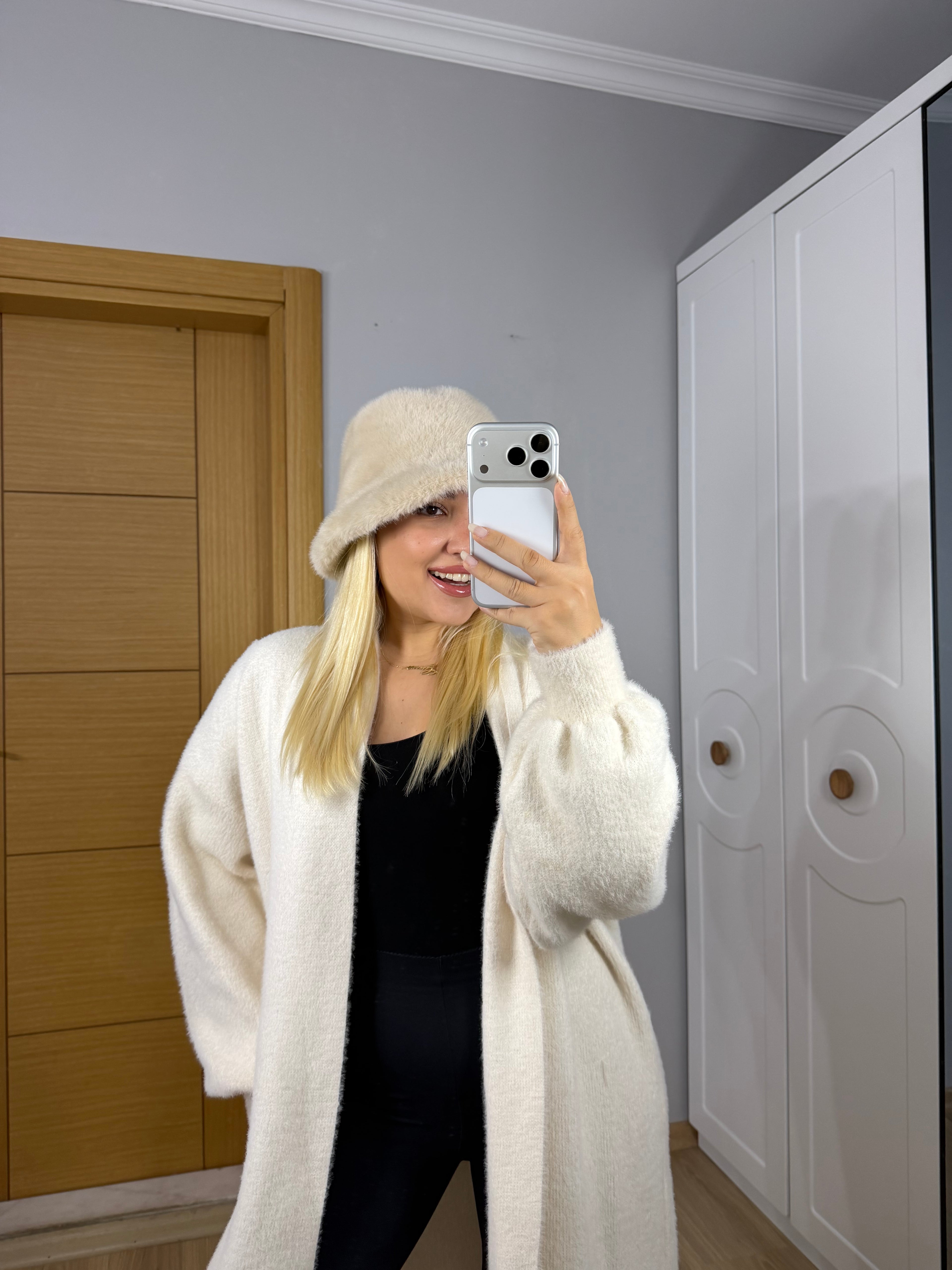 Yumuşacık Sakallı Hırka – Ekru