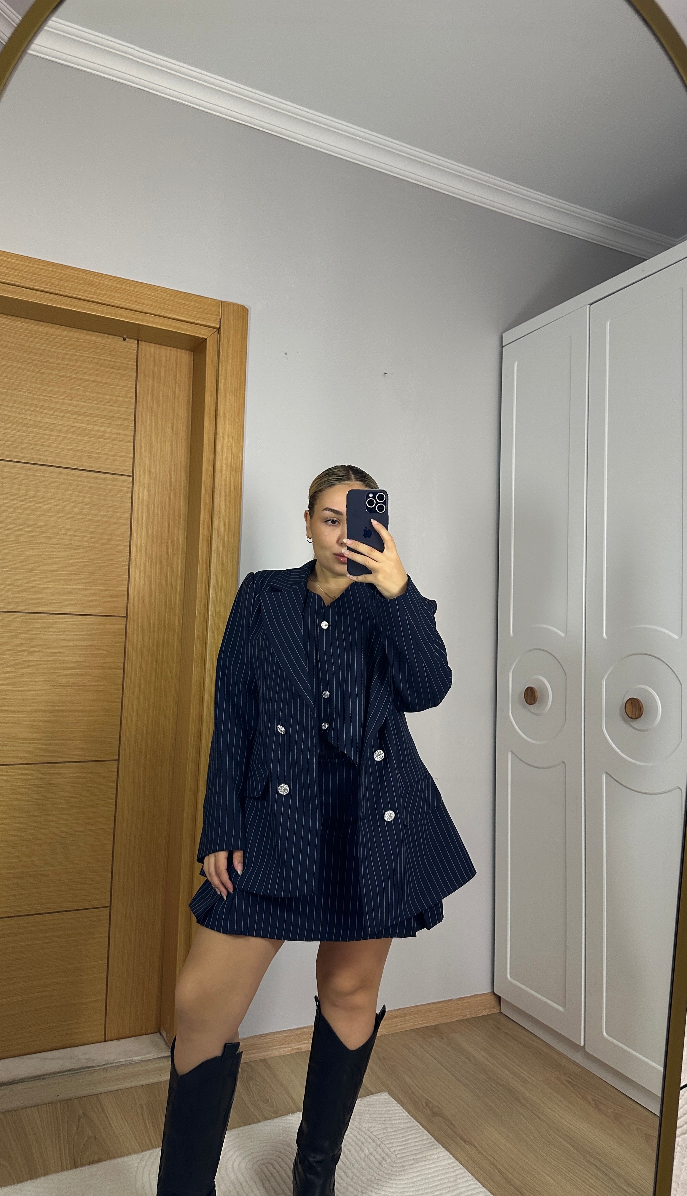 Lacivert çizgili düğme detay ceket yelek ve şortlu etek 3 lü takım