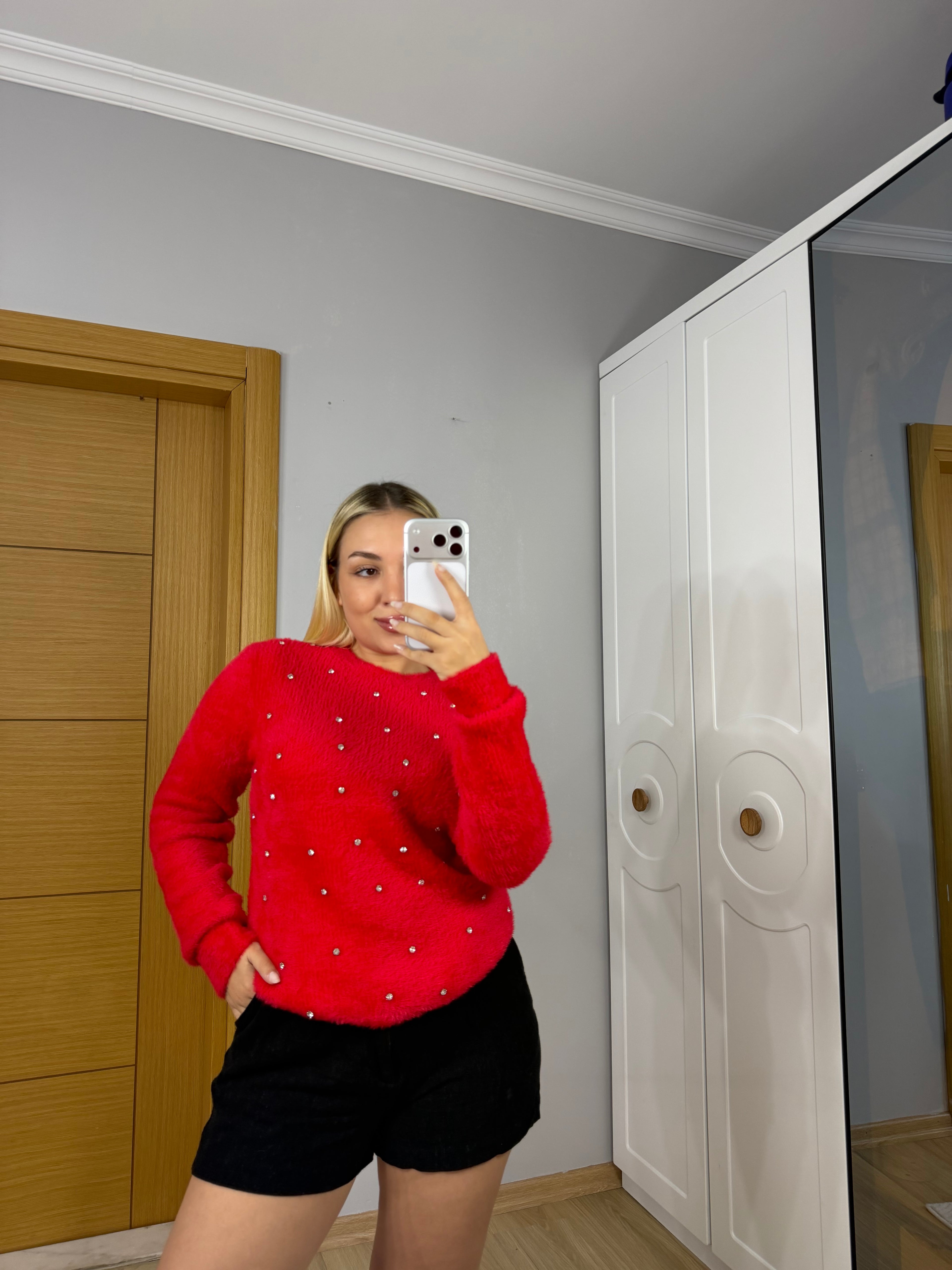 Taş Detaylı Yumoş Yumuşak Dokulu Kazak – Kırmızı