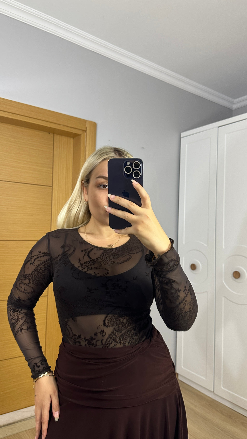 Acı kahve desenli bluz - transparan detaylı