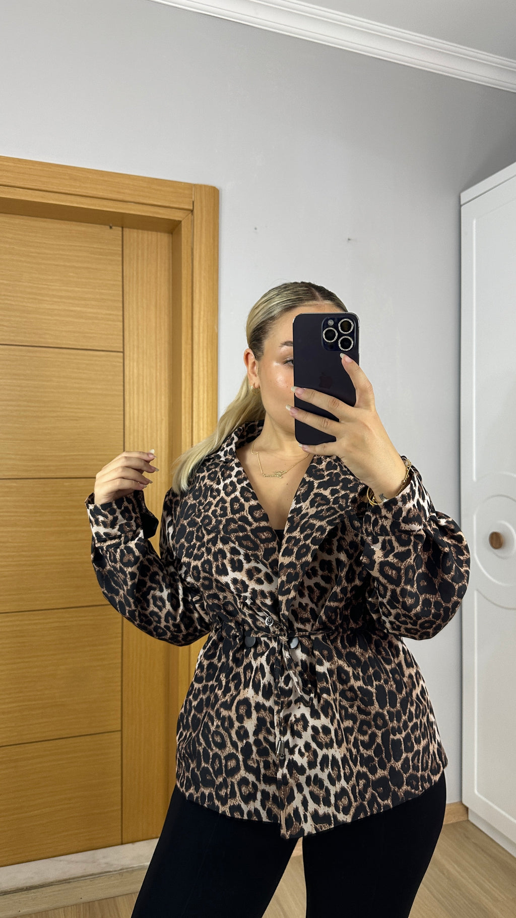 Premium dokulu leopar desen belden büzgülü ceket