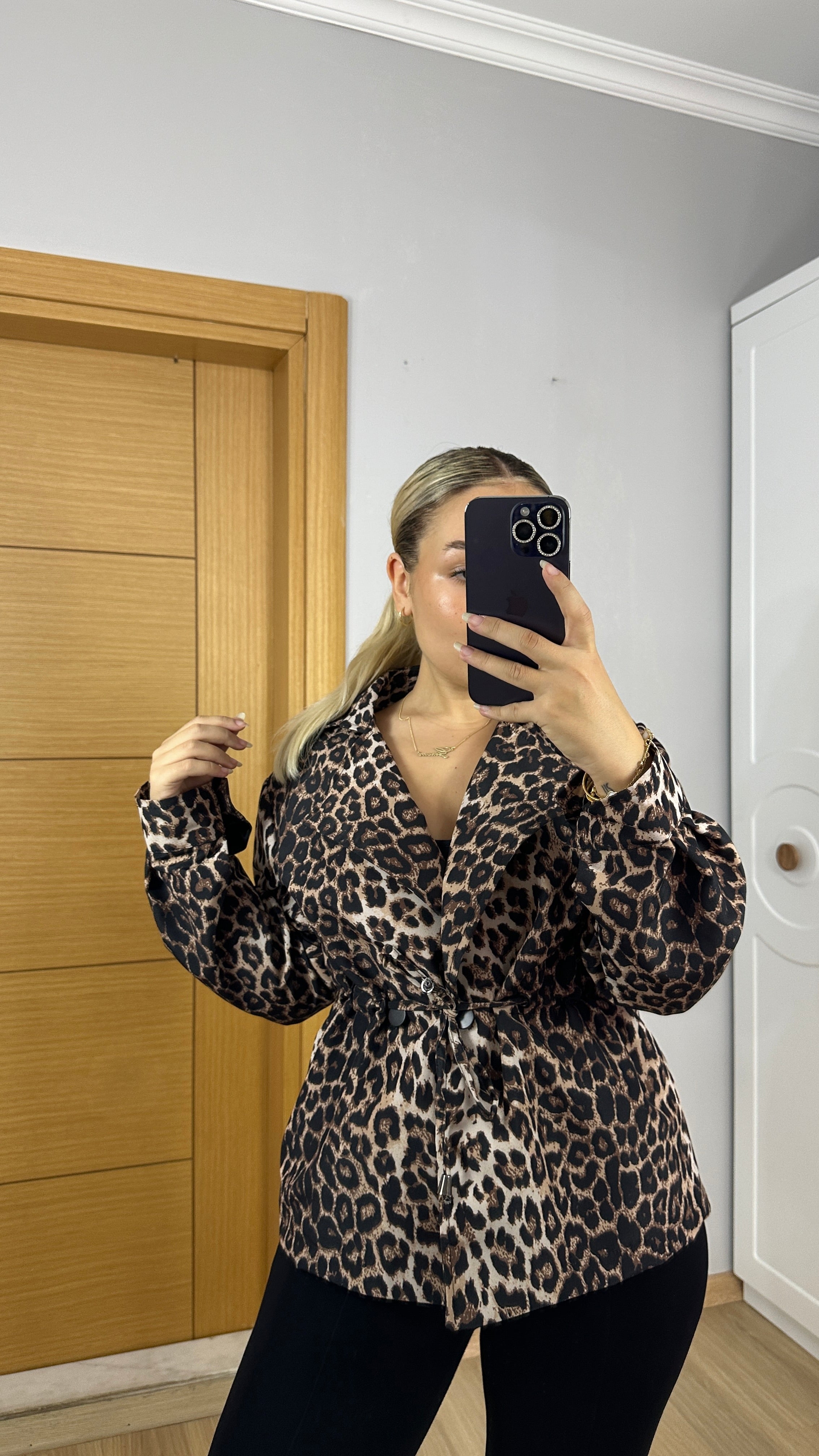 Premium dokulu leopar desen belden büzgülü ceket