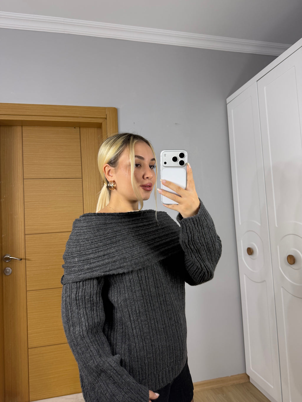 Kayık Yaka Yumuşak Dokulu Triko Kazak – Antrasit