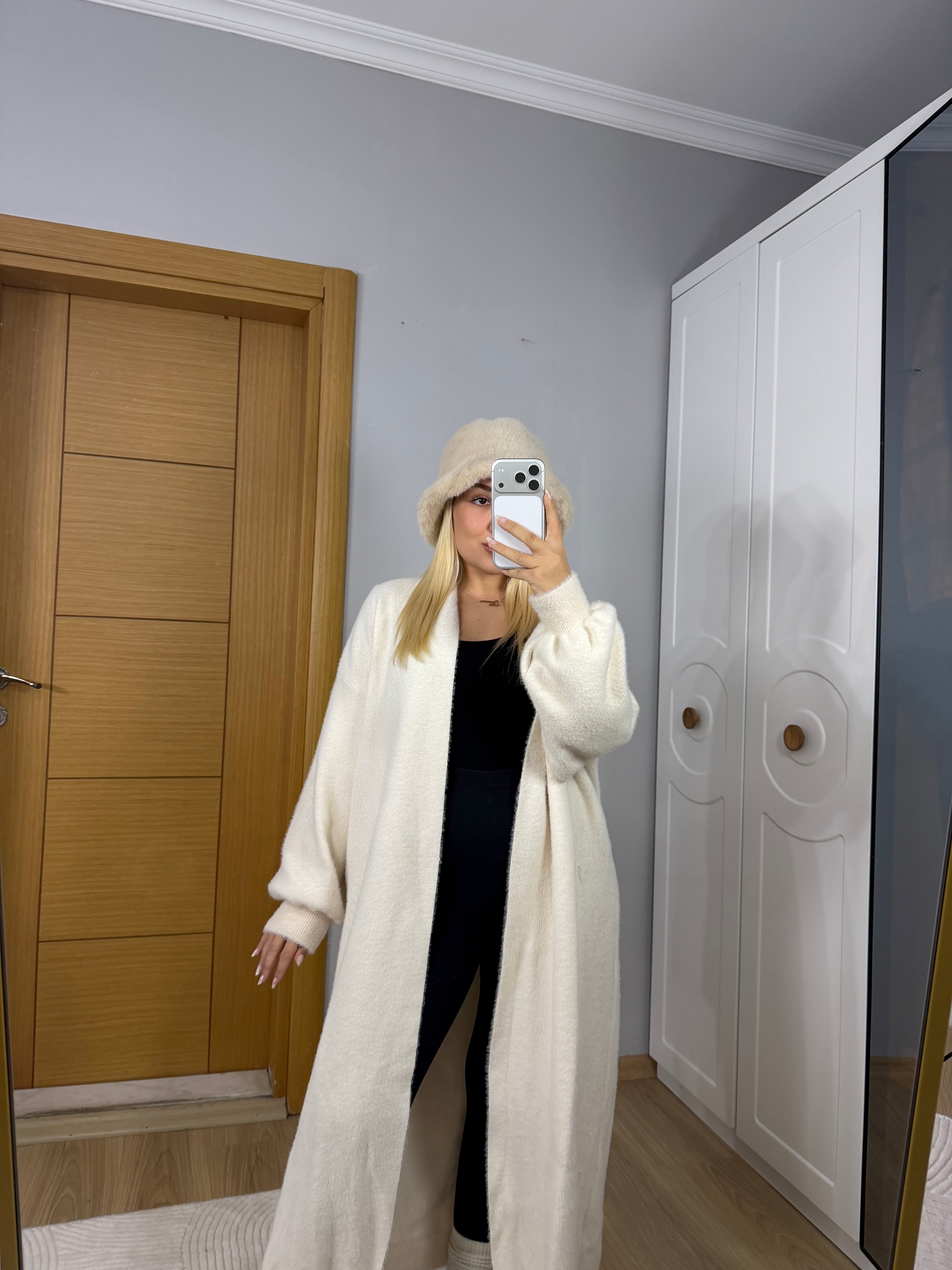 Yumuşacık Sakallı Hırka – Ekru