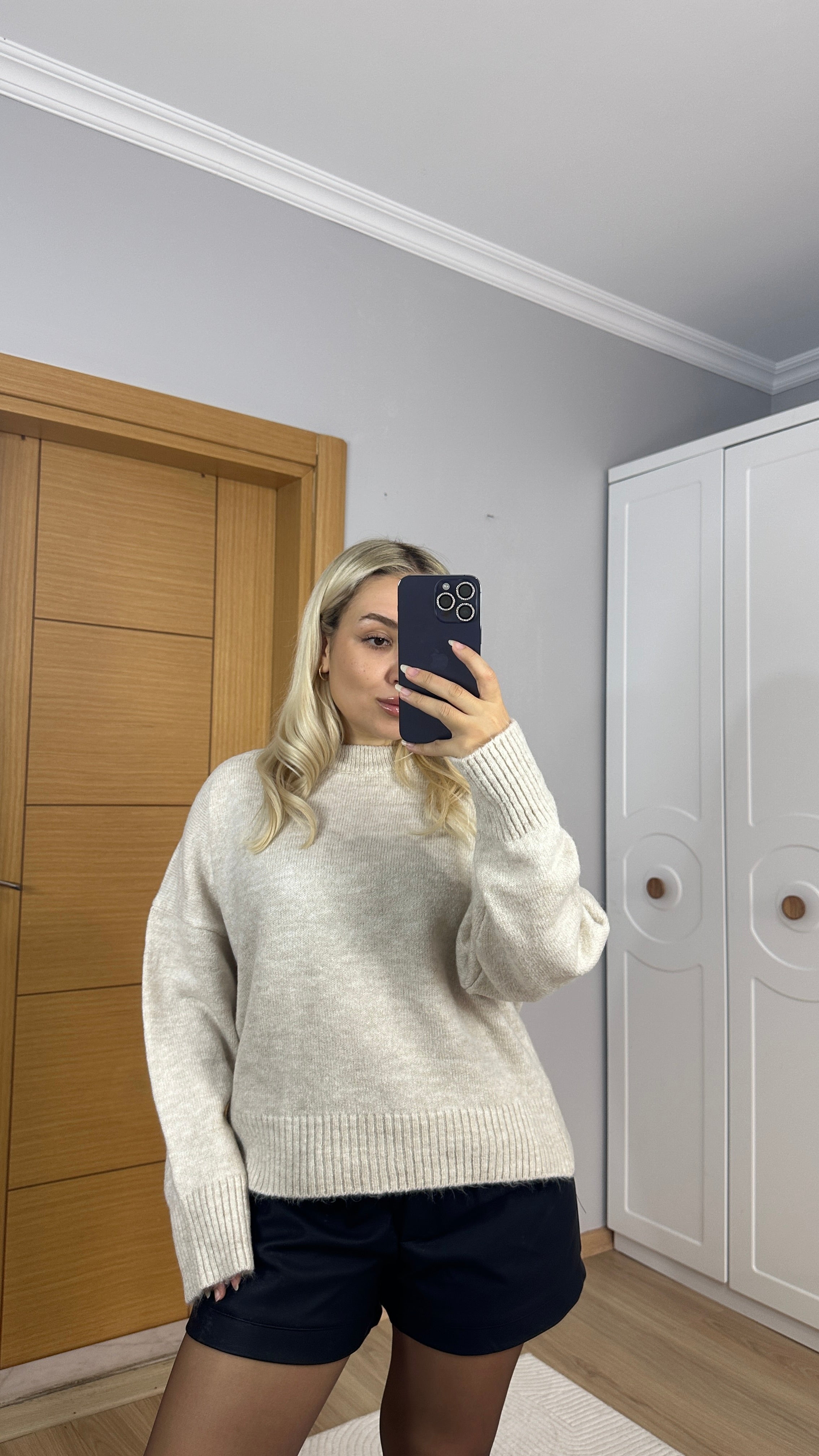 Krem bisiklet yaka yumoş dokulu kazak