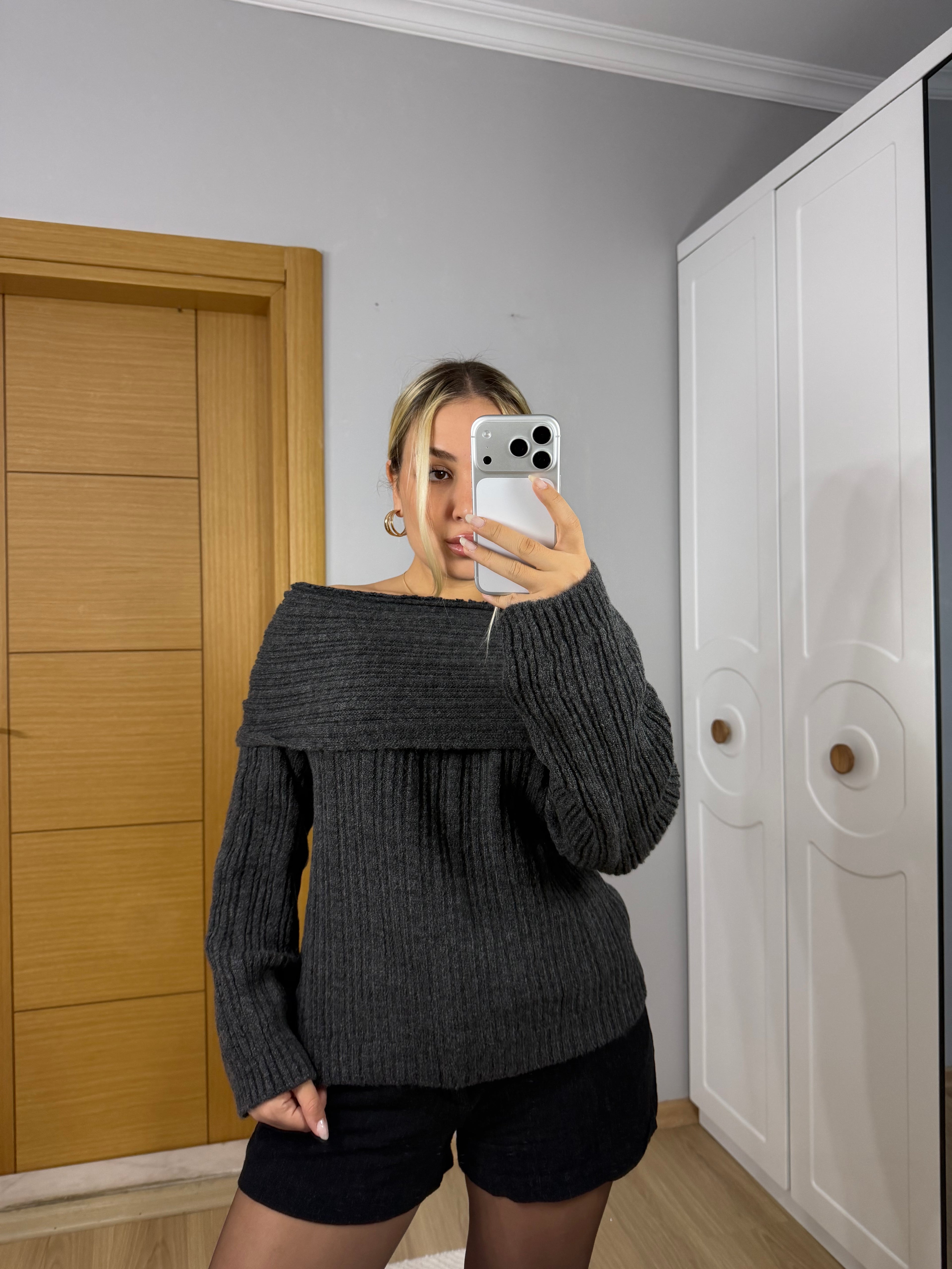 Kayık Yaka Yumuşak Dokulu Triko Kazak – Antrasit