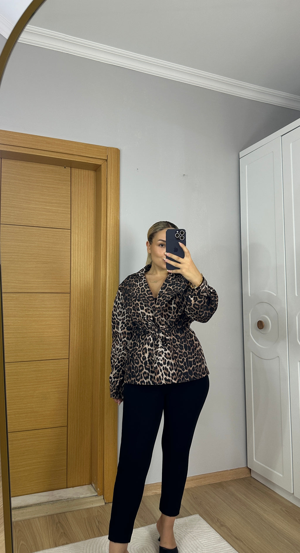 Premium dokulu leopar desen belden büzgülü ceket