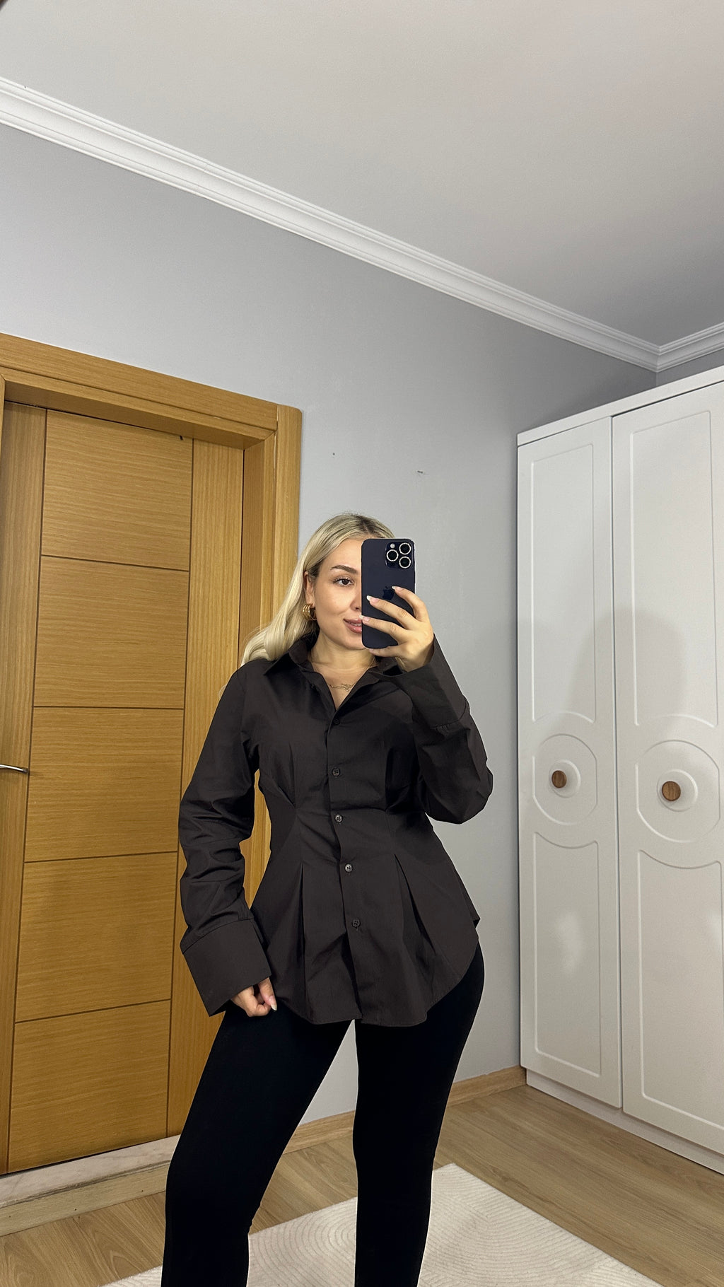 Belden oturtmalı acı kahve gömlek ￼