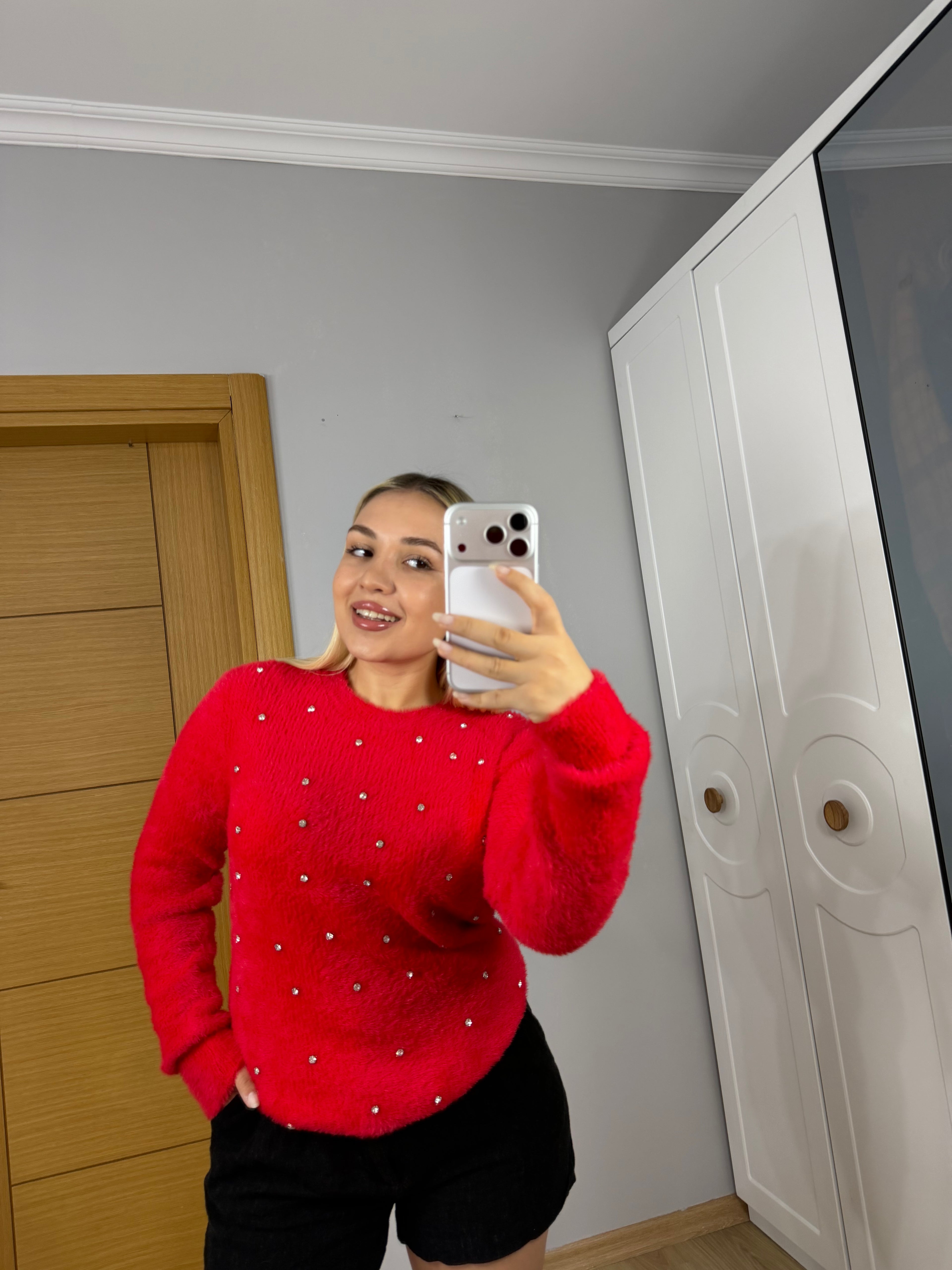 Taş Detaylı Yumoş Yumuşak Dokulu Kazak – Kırmızı