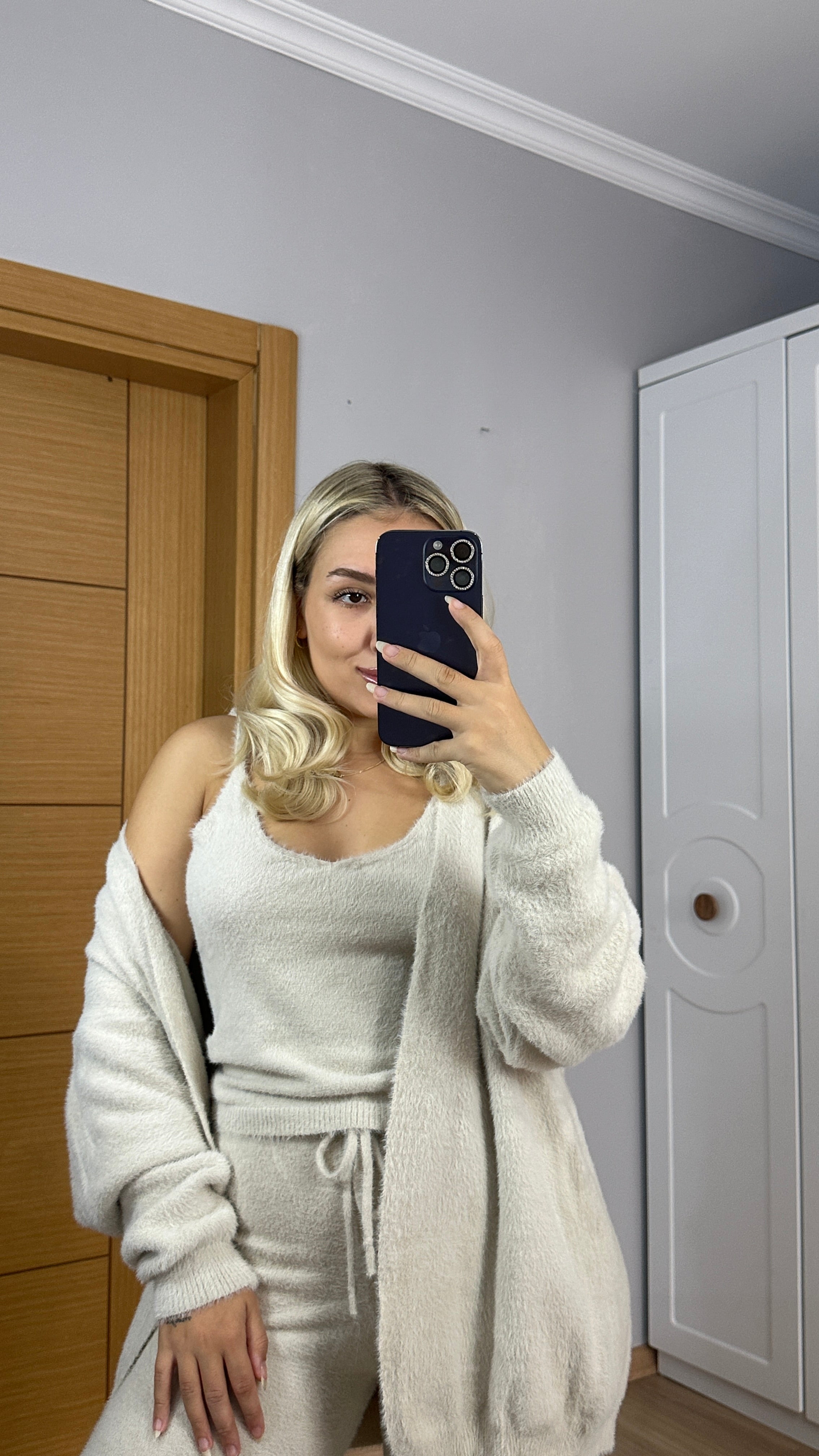 Peluş dokulu 3 lü taş rengi takım