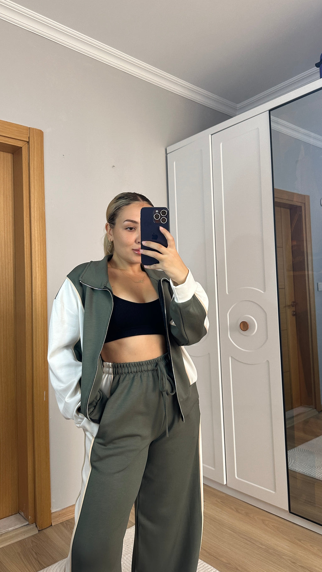 Haki yeşil ekru şeritli soft touch kumaş takım