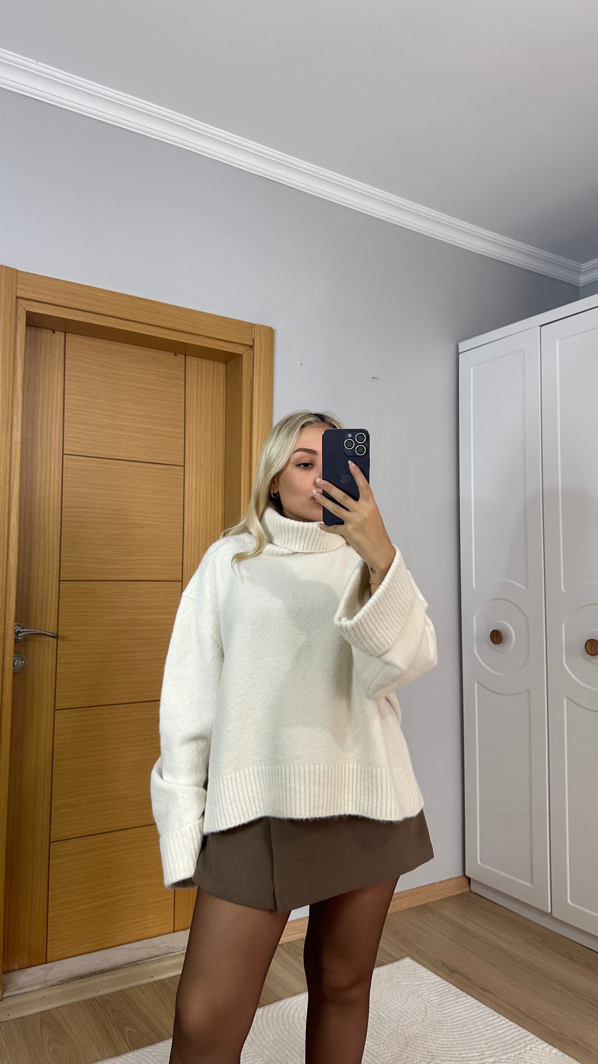 Premium kalite balıkçı yaka ekru rengi kazak