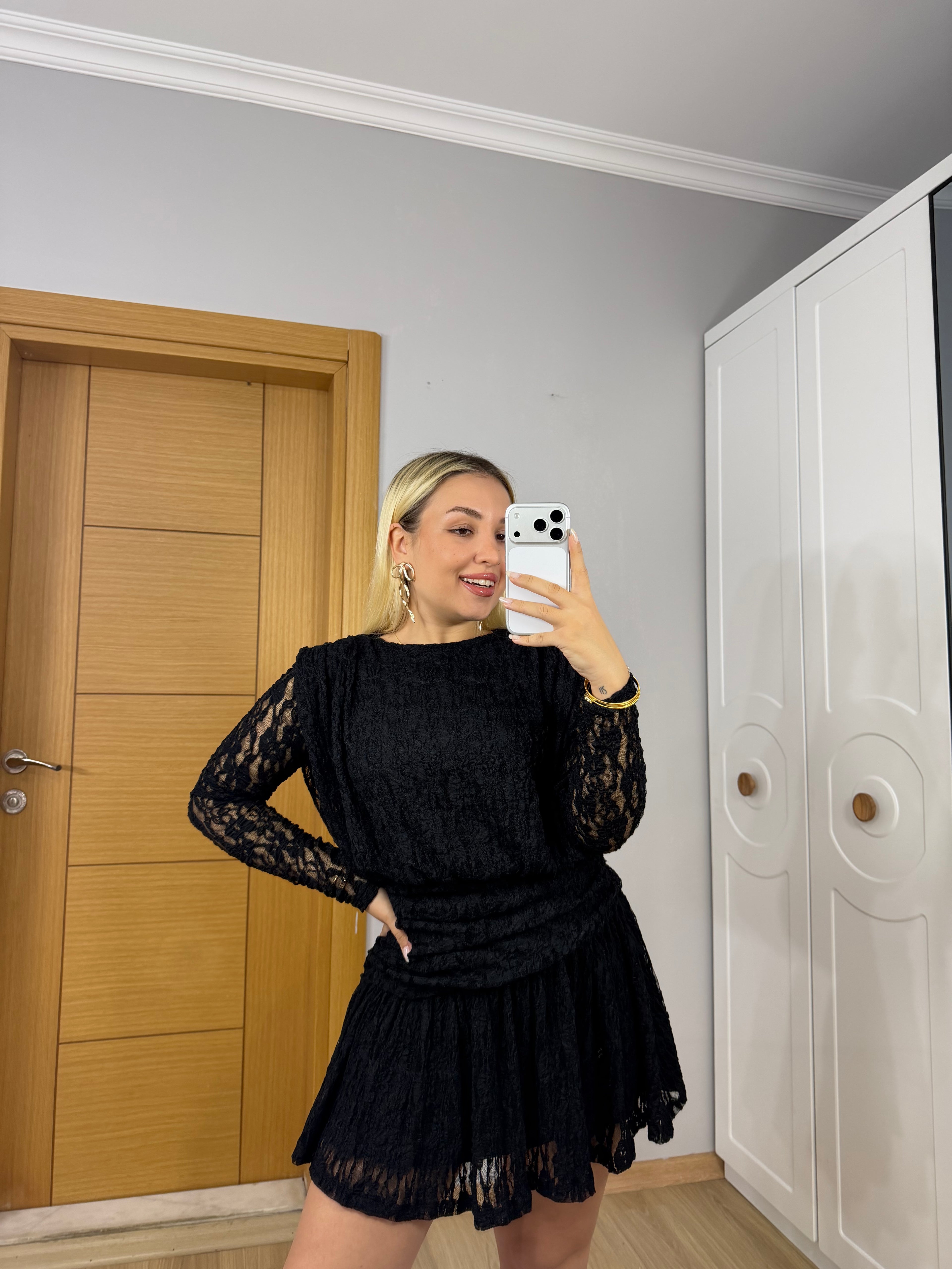 Zarif Dantelli, Bel Detaylı Elbise – Siyah