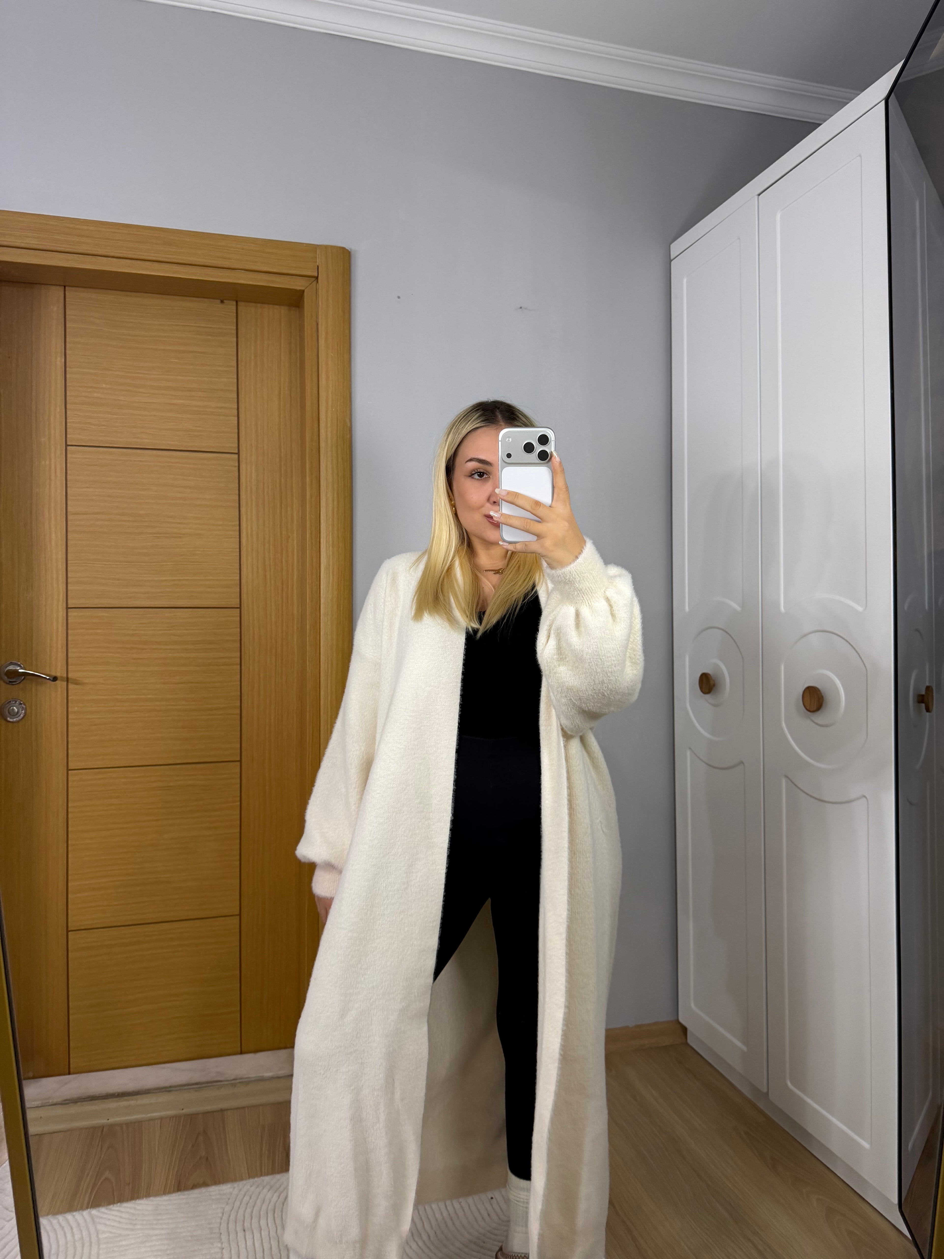 Yumuşacık Sakallı Hırka – Ekru