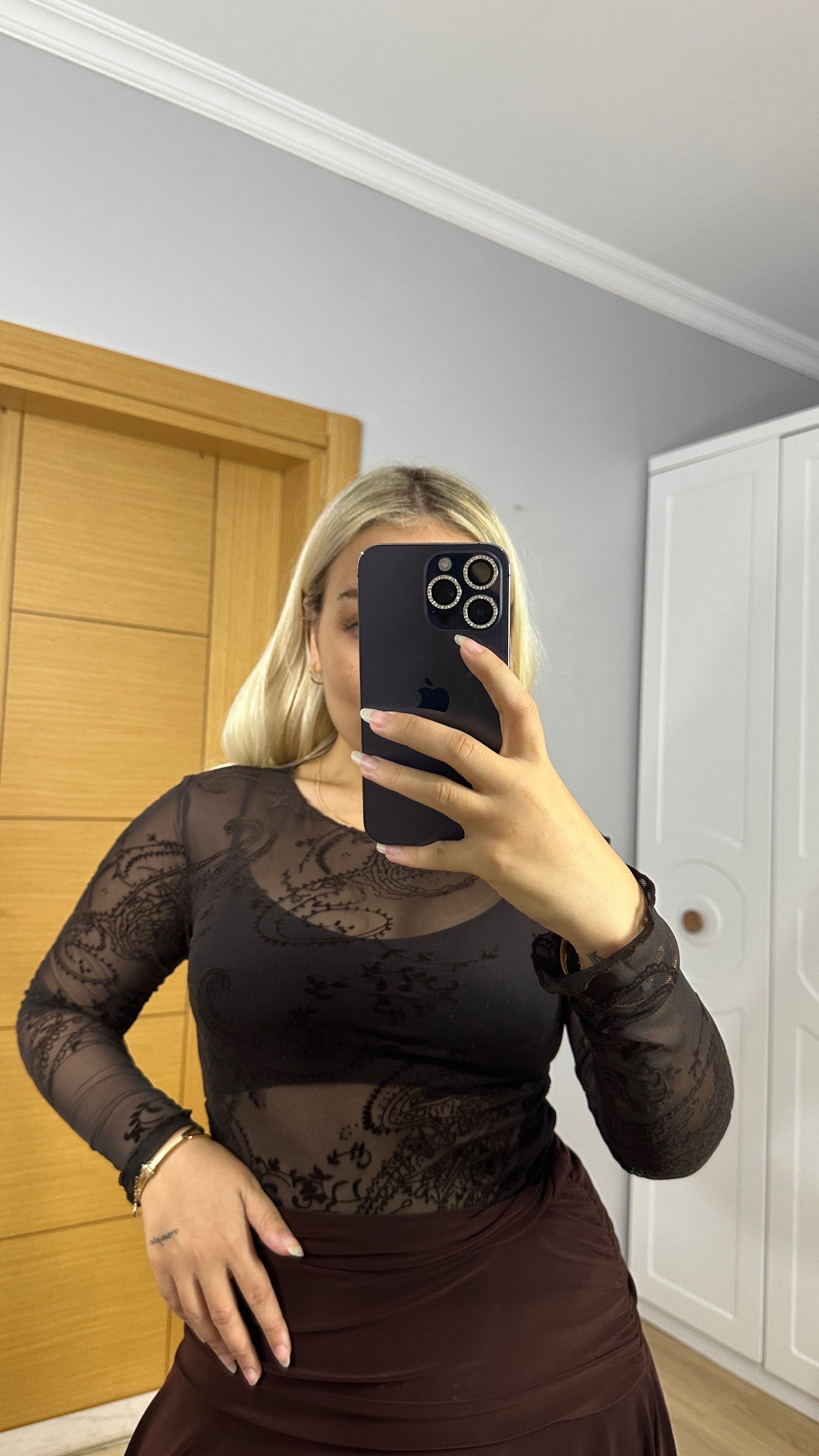 Acı kahve desenli bluz - transparan detaylı