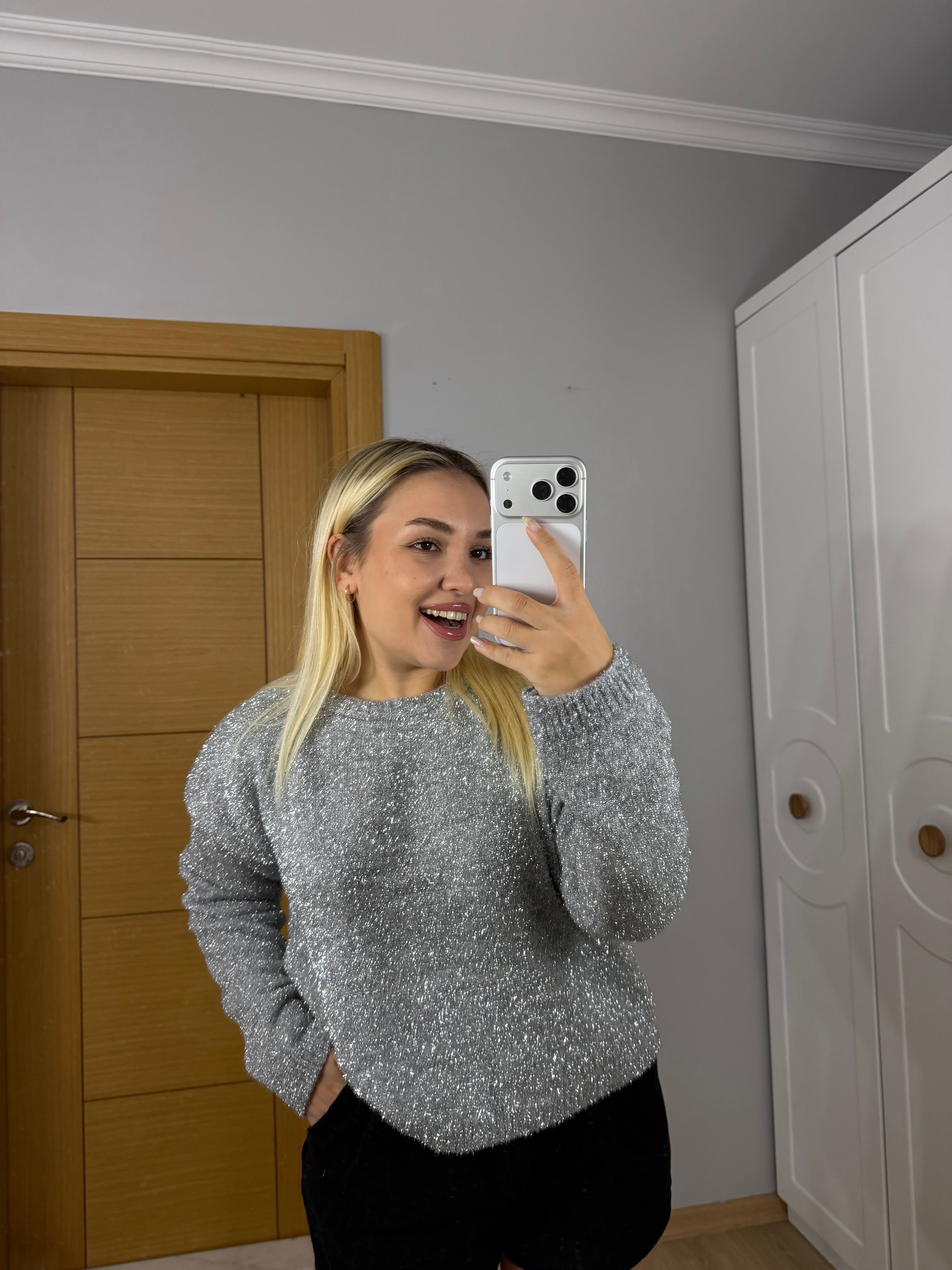 Yumuşak Dokulu Kaşındırmayan Kazak – Gri